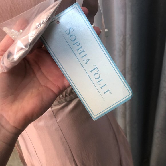 NEW Sample Silky Tea Length with Shawl Dress
Mother Bride Tea Length Bridesmaid - Picture 9 of 9